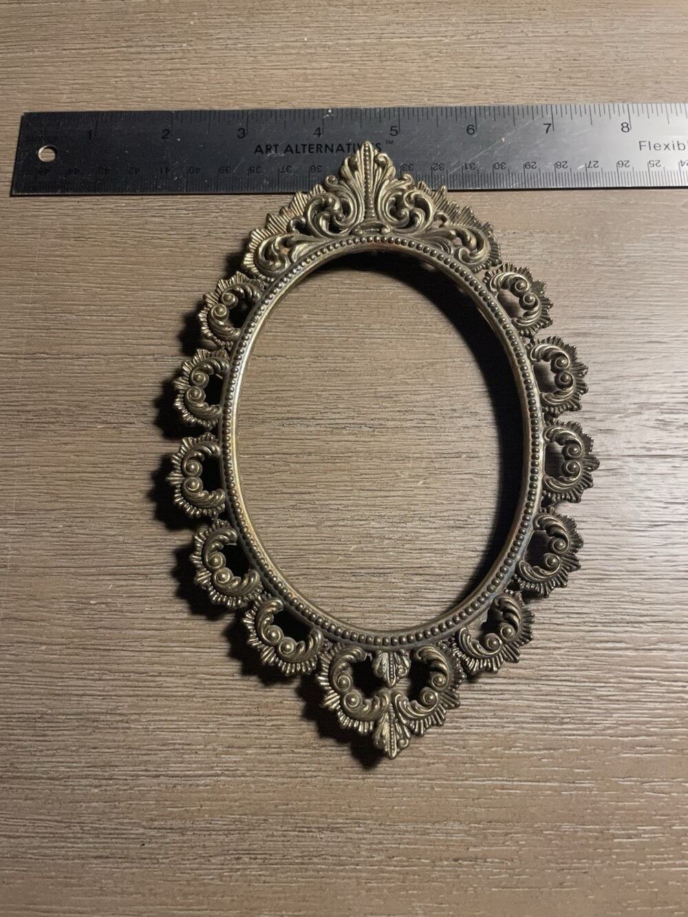 Vintage Ornate Oval Metal Picture Frame Baroque Rococo Brass Tone Wall Decor
